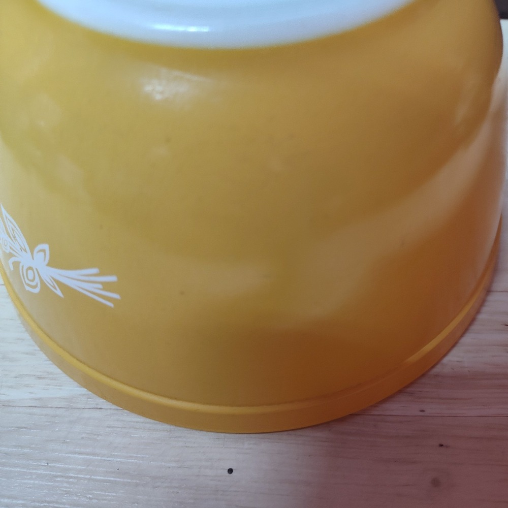 Pyrex Butterfly Gold bowl 7 inch serving display vintage replacement - Picture 5 of 9